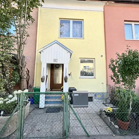 The Peaceful Garden & Free Parking Salisburgo